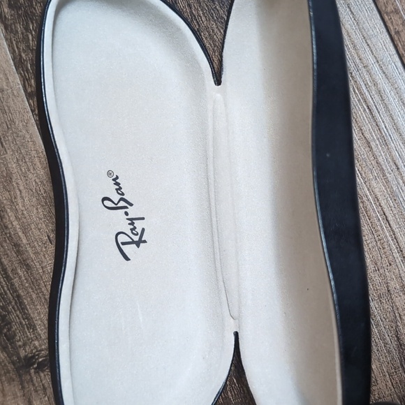 Ray-Ban Hard-shell Sunglass Cases x2 - Picture 4 of 7